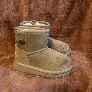 Ugg Jona boots kids size 8